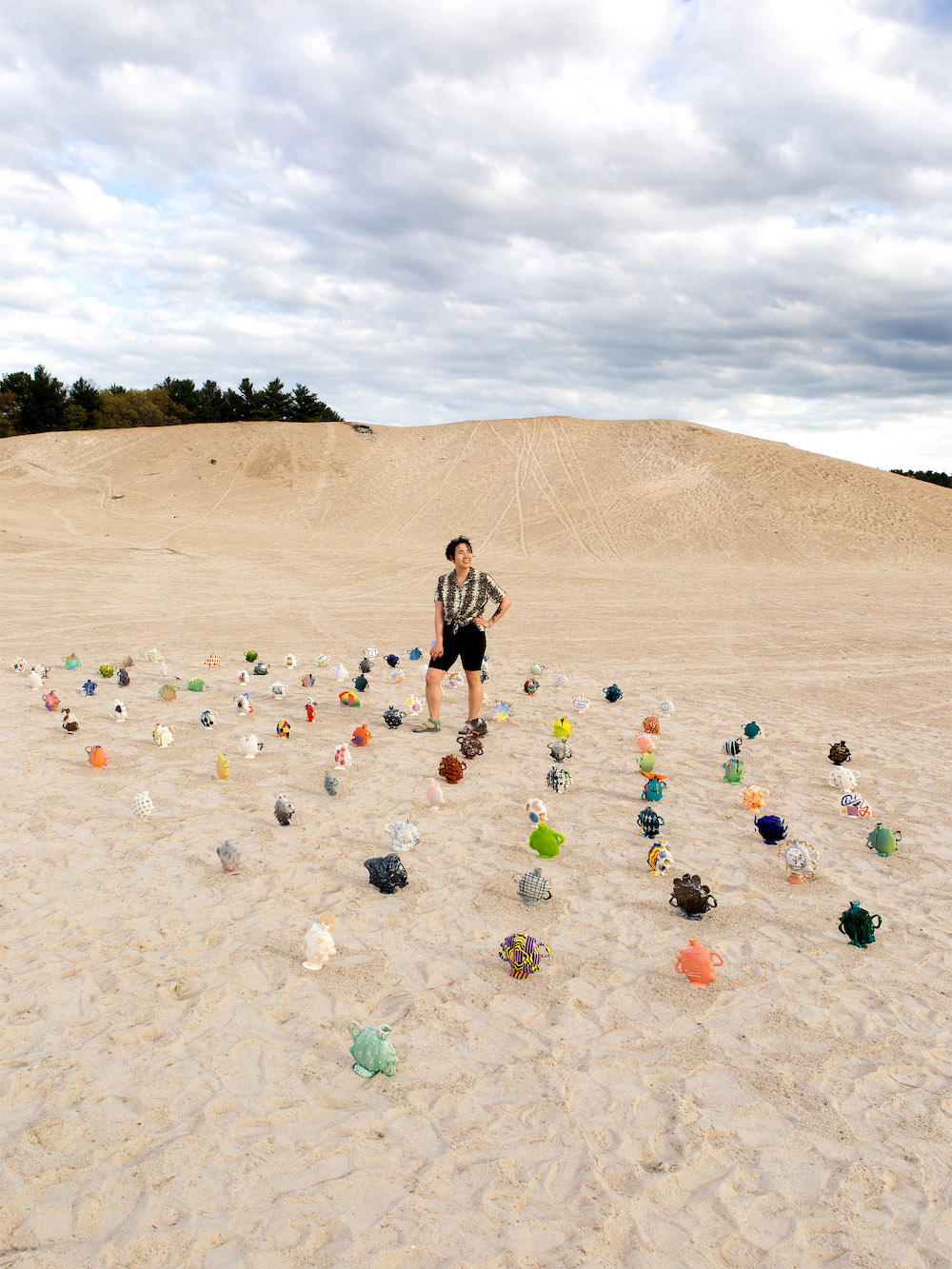 Jolie Ngo, "100 Vases," photo by Rena Rong, courtesy to the artist.