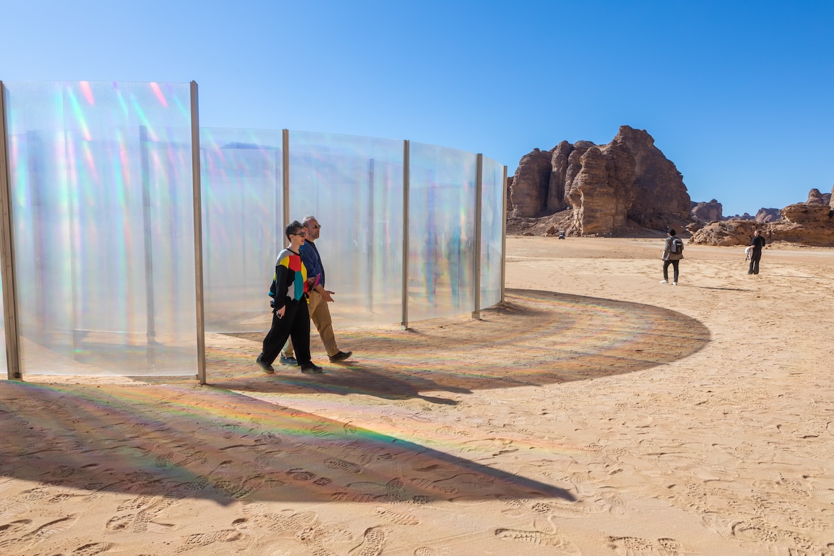 Summit Guests Tour an Art Installation by Kimsooja, 