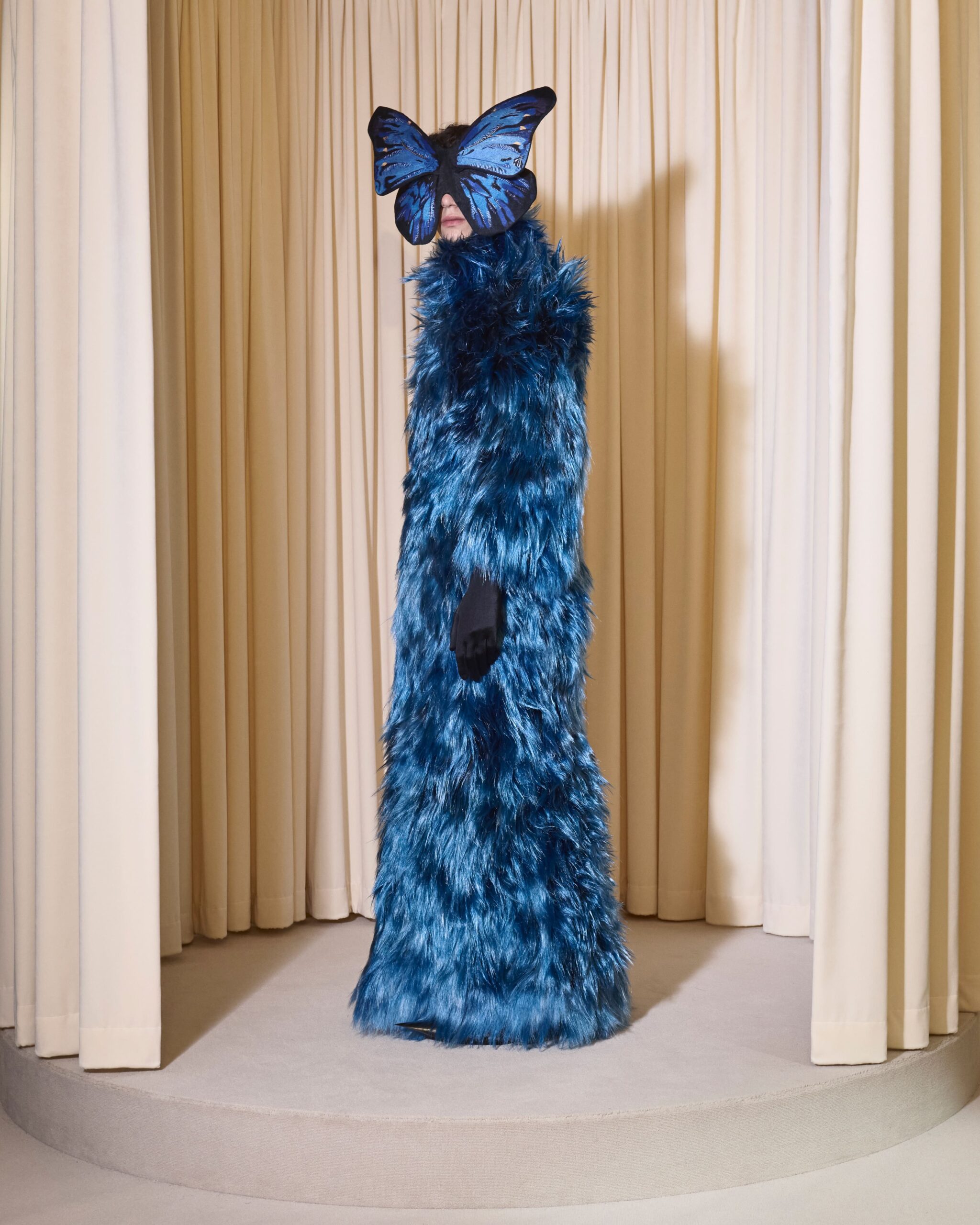 BALENCIAGA 53RD Couture LOOK 14 SIDE 2_LOIC-min