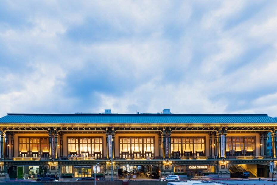 Independent 20th Century, 2022, Casa Cipriani at the Battery Maritime Building, New York