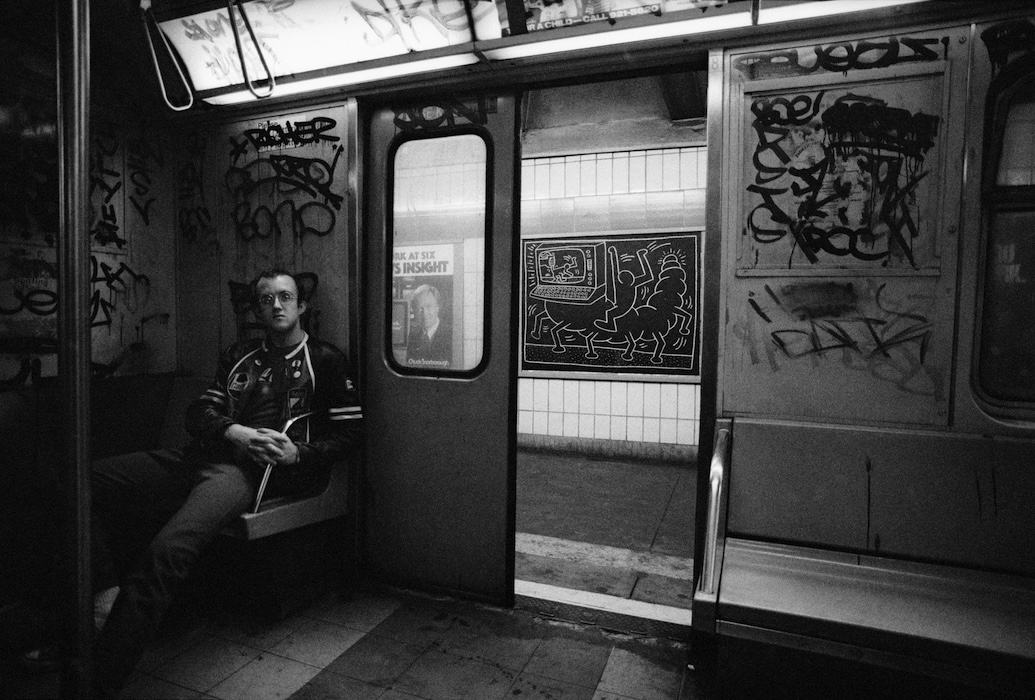 Tseng Kwong Chi, Keith Haring, drawing in the subway, New York, circa 1983