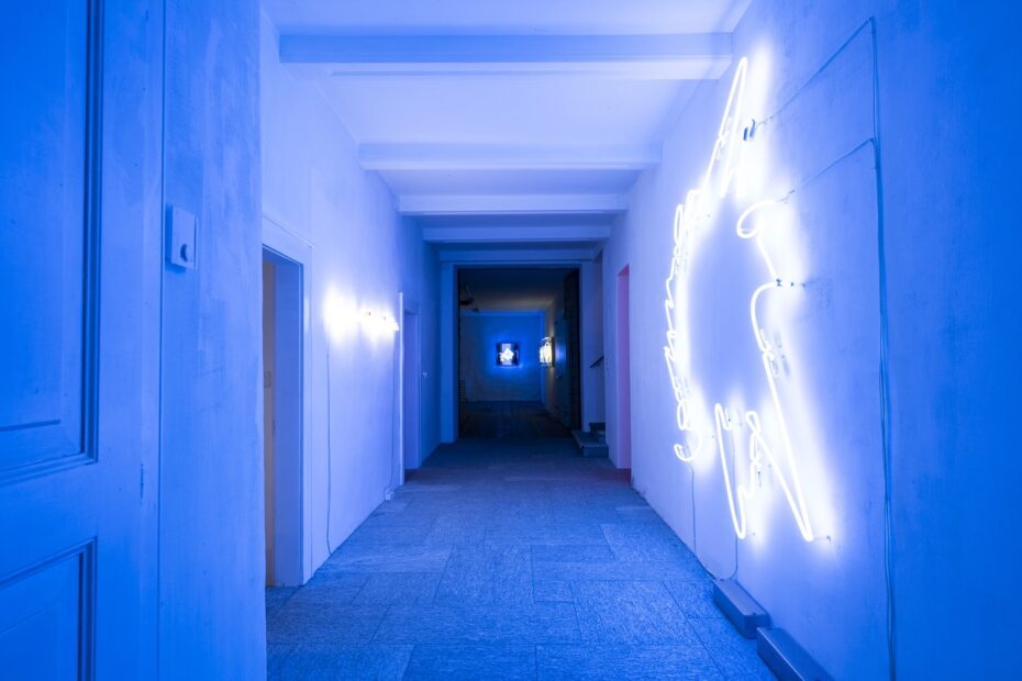 Installation "Lightness“ by Brigitte Kowanz at Curuna Ardez.