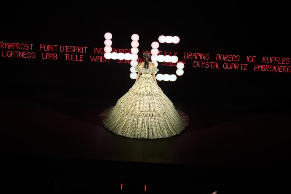 Valentino Set Image