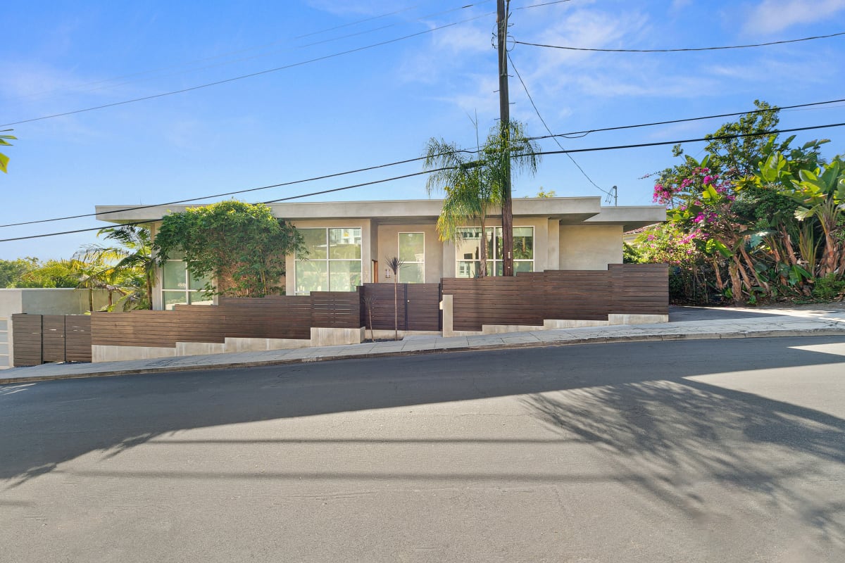 Friedman Benda/Albertz Benda's Los Angeles facade at 8260 Marmont Lane.