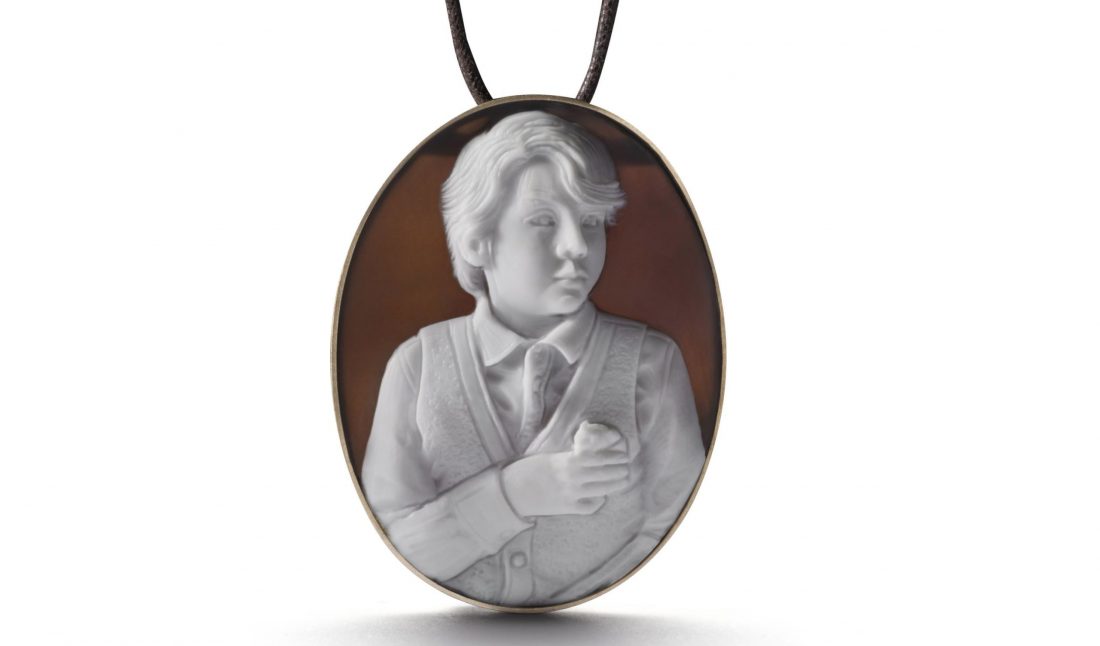 “Cameo” collection by Liz Swig, Cindy Sherman, and Catherine Opie.Courtesy of the artists and LIZWORKS.