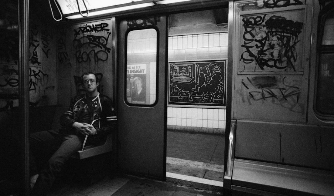 Tseng Kwong Chi, Keith Haring, drawing in the subway, New York, circa 1983