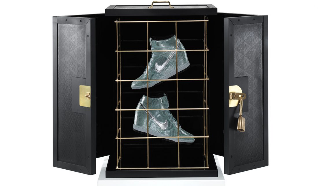 NIKE X COLLECTION SHOWCASE TRUNK